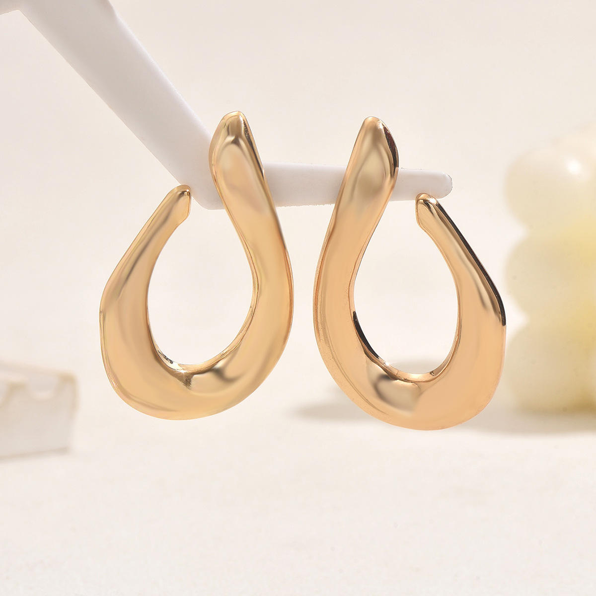 Chunky 18k Knot Earring Hoops